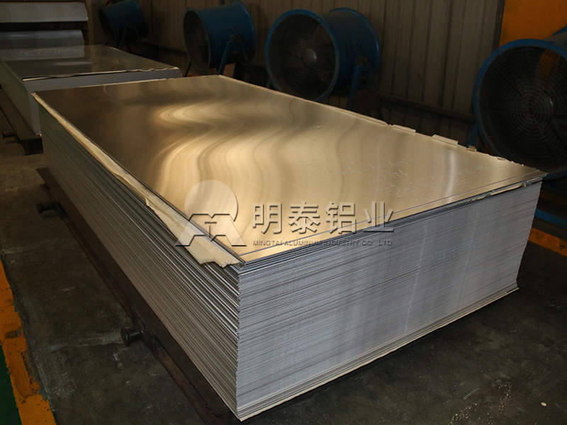 5m49鋁板：優(yōu)質(zhì)門板料，環(huán)保耐用