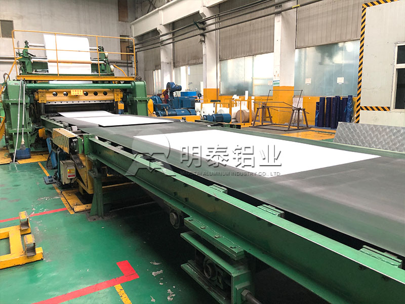 明泰鋁業(yè)生產(chǎn)汽車用5182鋁板-質(zhì)量優(yōu)良-可定制生產(chǎn)