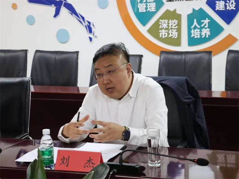 中國有色金屬工業(yè)協(xié)會黨委副書記范順科一行蒞臨明泰鋁業(yè)調(diào)研